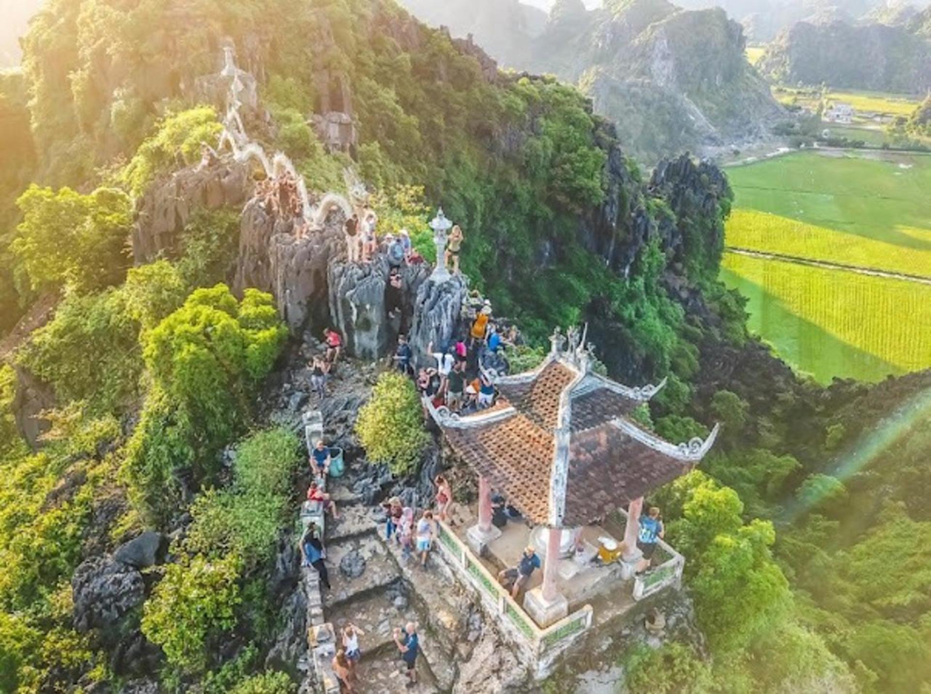 Ninh Binh: Trang An Boat Ride, Bich Dong, Mua Cave Sunset - Thumbnail 10