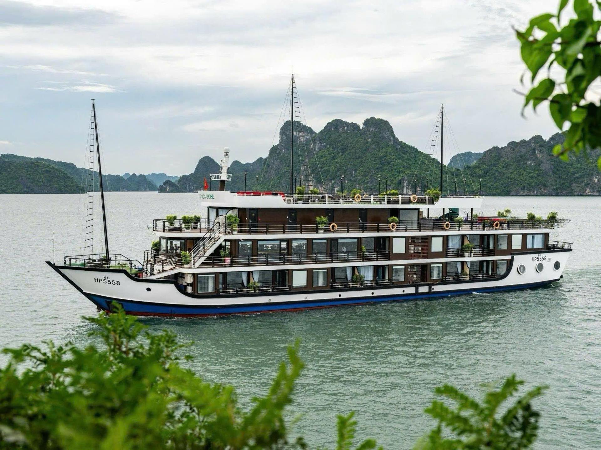 2-Day: Halong Lan Ha Bay 5 Stars Cruises w/Balcony & Bathtub - Thumbnail 10