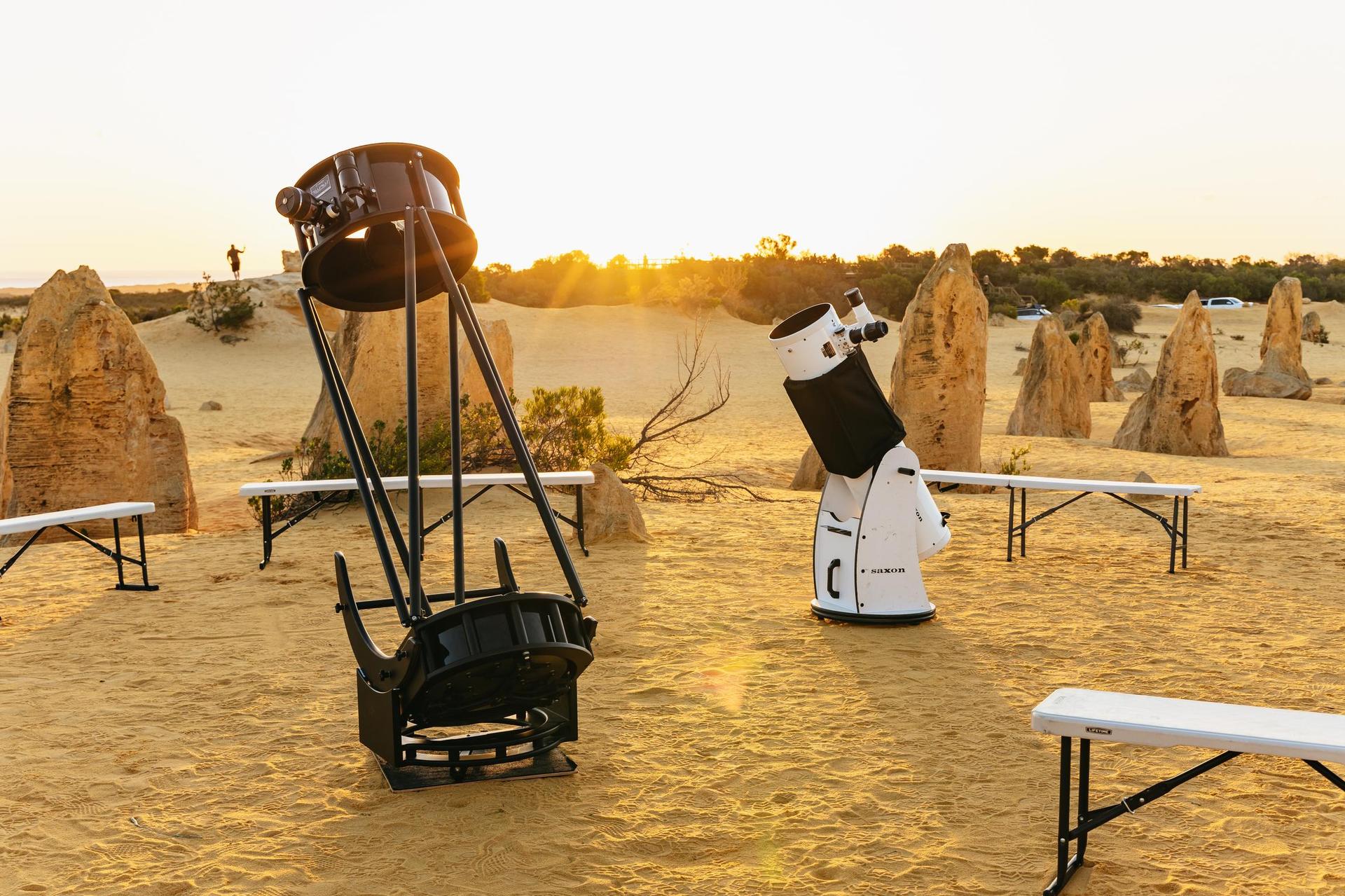 From Perth: Pinnacles Sunset and Stargazing Tour with Dinner - Thumbnail 4