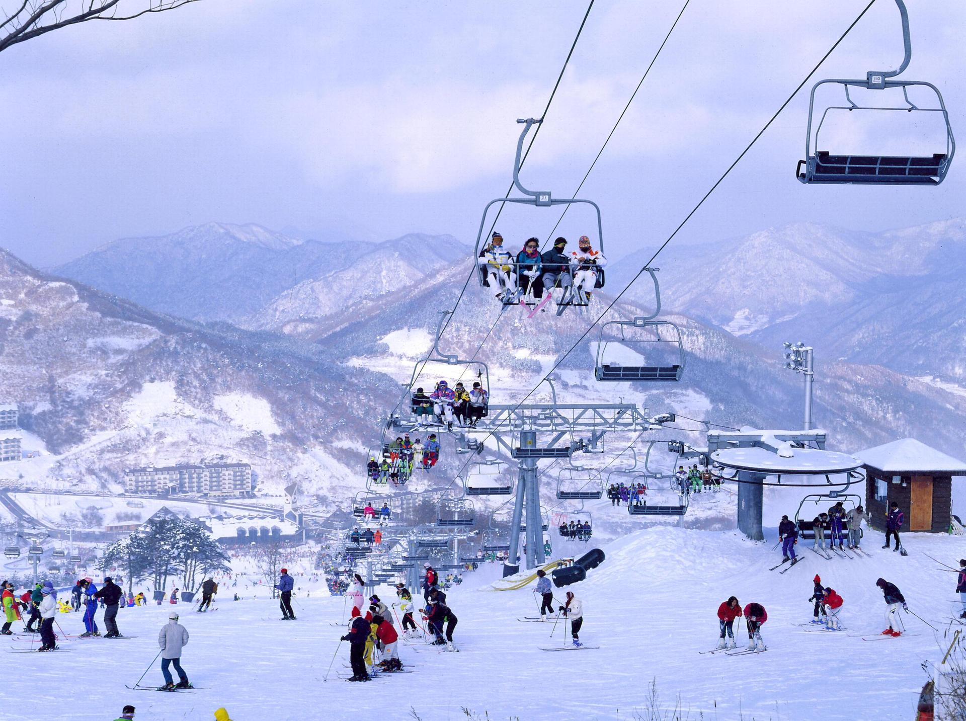 From Seoul: Elysian Ski Tour (Ski & Snowboard Full Package) - Thumbnail 10