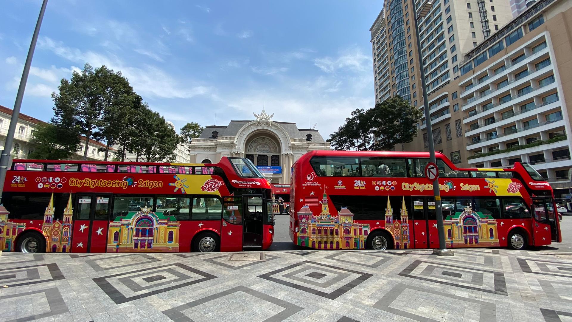 Saigon: City Sightseeing 45-Minute Panoramic Night Tour - Thumbnail 9