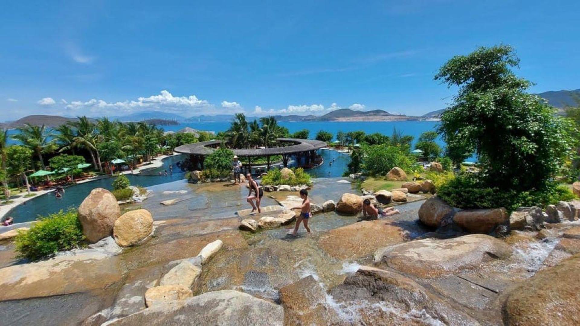 Nha Trang: Deluxe Ocean Snorkeling Tour with BBQ & Mud Bath - Thumbnail 7