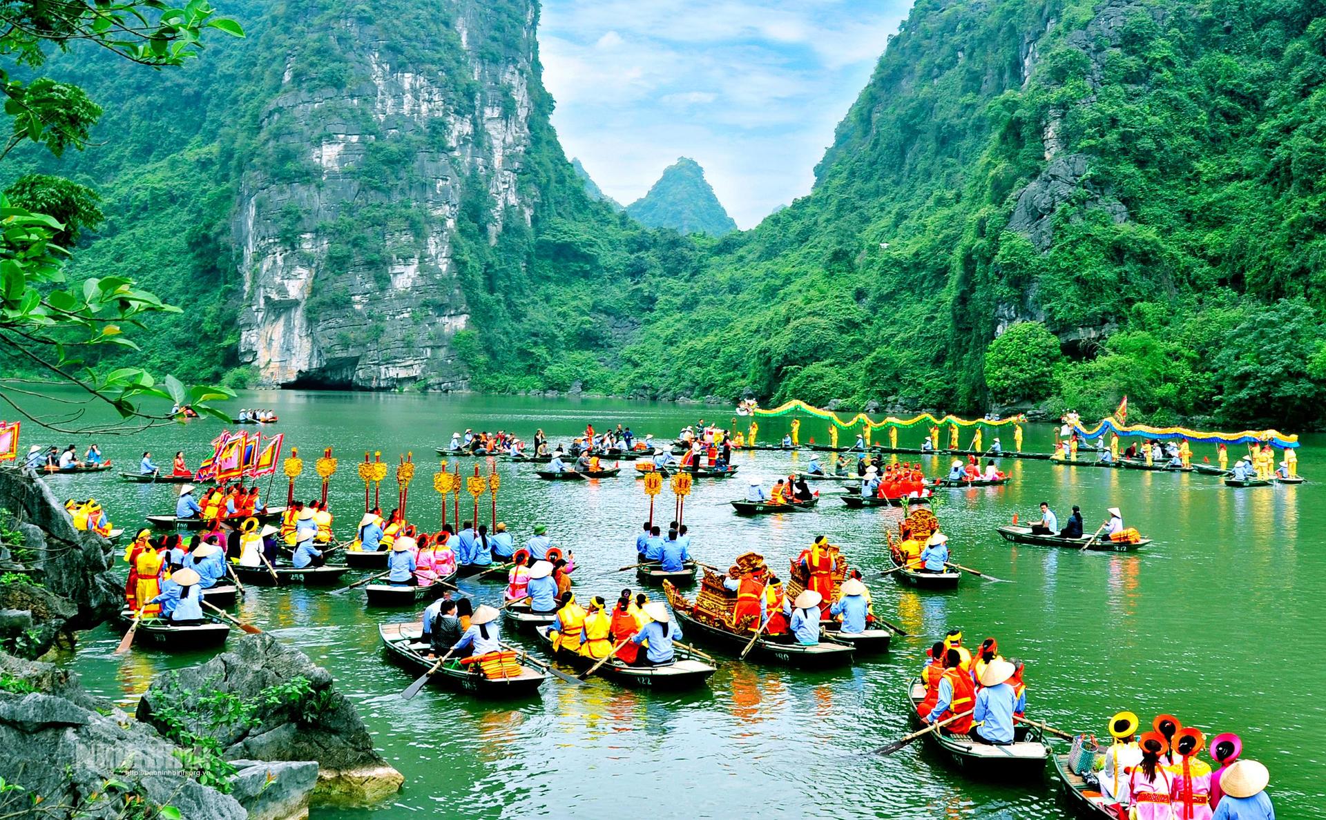 From Ninh Binh: Hoa Lu, Bai Dinh, Trang An, & Mua Cave Tour - Thumbnail 9