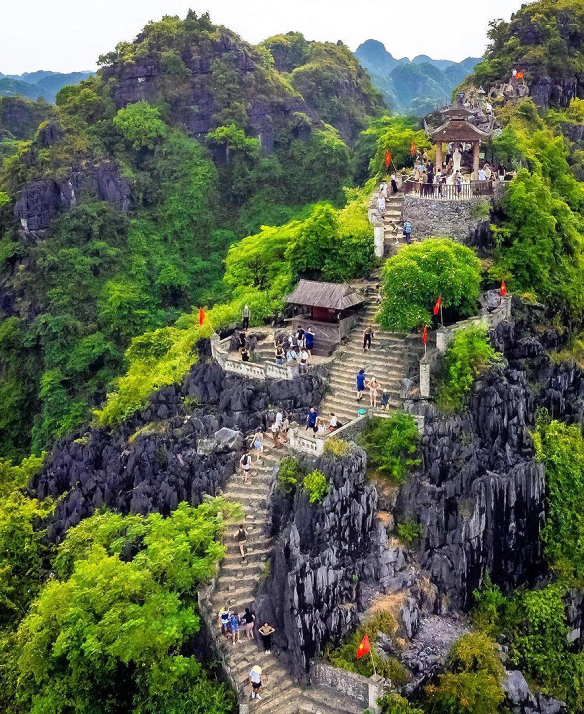 Ninh Binh: Trang An Boat Ride, Bich Dong, Mua Cave Sunset - Thumbnail 4