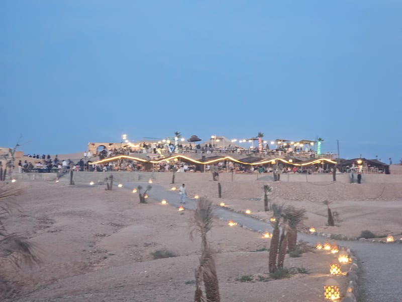 Dîner mystique et balade à dos de chameau avec coucher de soleil dans le désert d'Agafay. - Photo 2