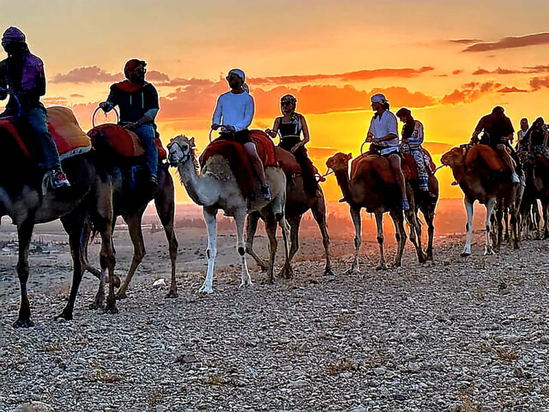 Dîner mystique et balade à dos de chameau avec coucher de soleil dans le désert d'Agafay. - Photo 3