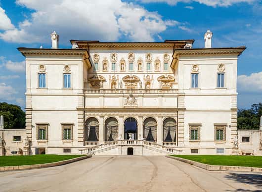 Marmeren beelden in de Galleria Borghese in Rome