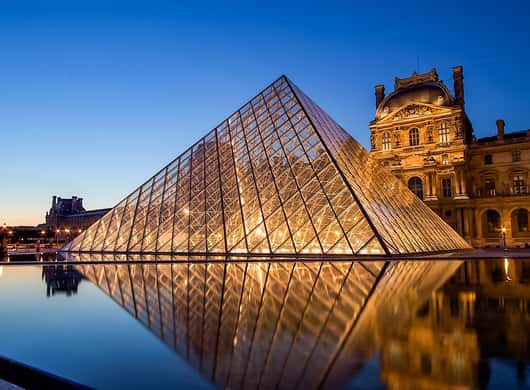 Louvre piramide