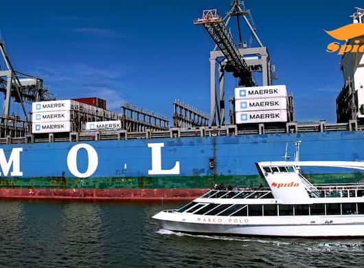 Erasmusbrug vanaf water