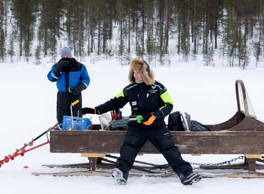 Sneeuwscooter ijsvissen