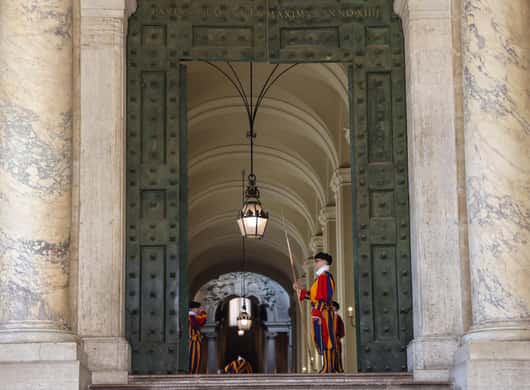 Interieurdetails van de Sint-Pietersbasiliek in Rome
