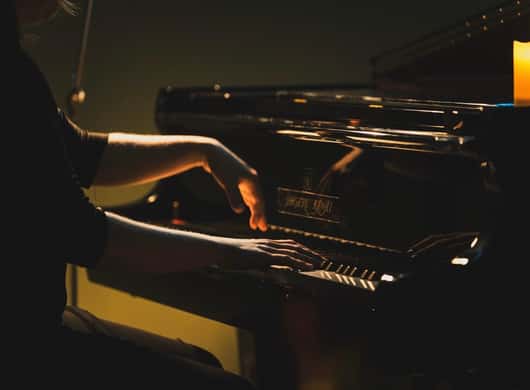 Pianist speelt Chopin