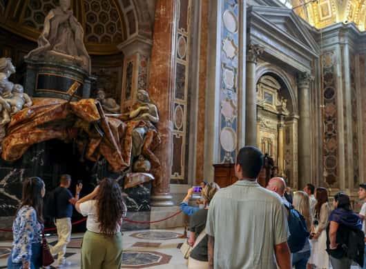 Uitzicht vanaf de koepel van de Sint-Pietersbasiliek in Rome
