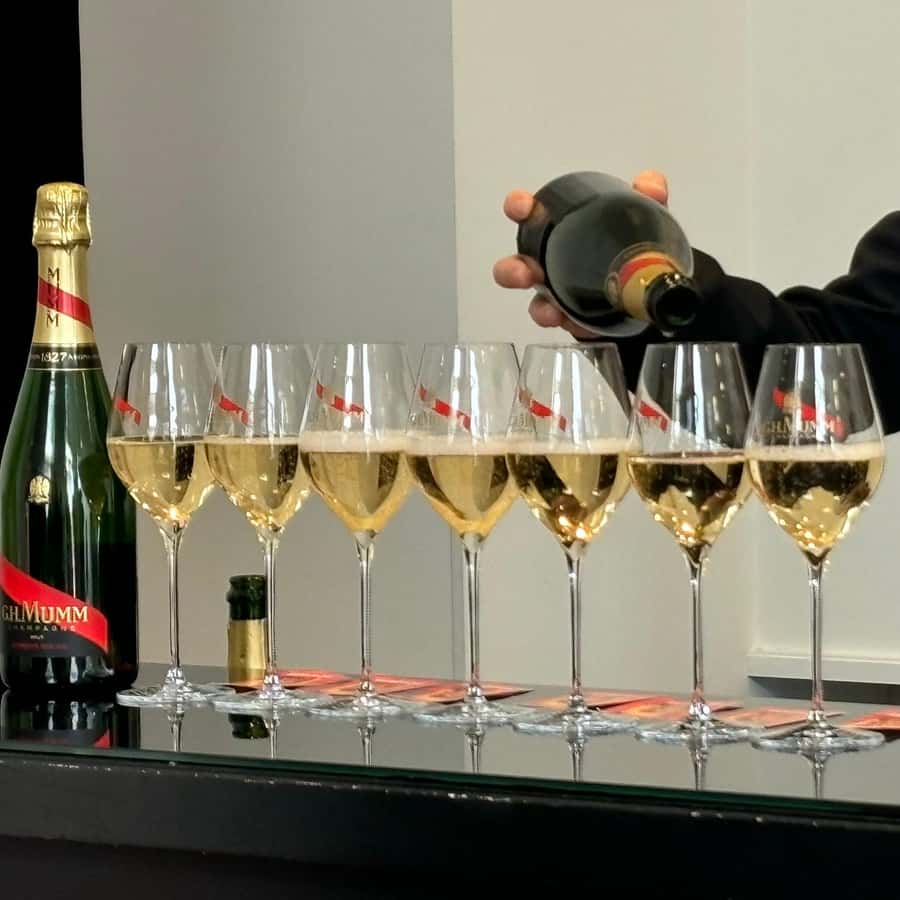 Reims: Casa del Champán Mumm, Visita a la Bodega con Almuerzo | GetYourGuide, image size:900x900