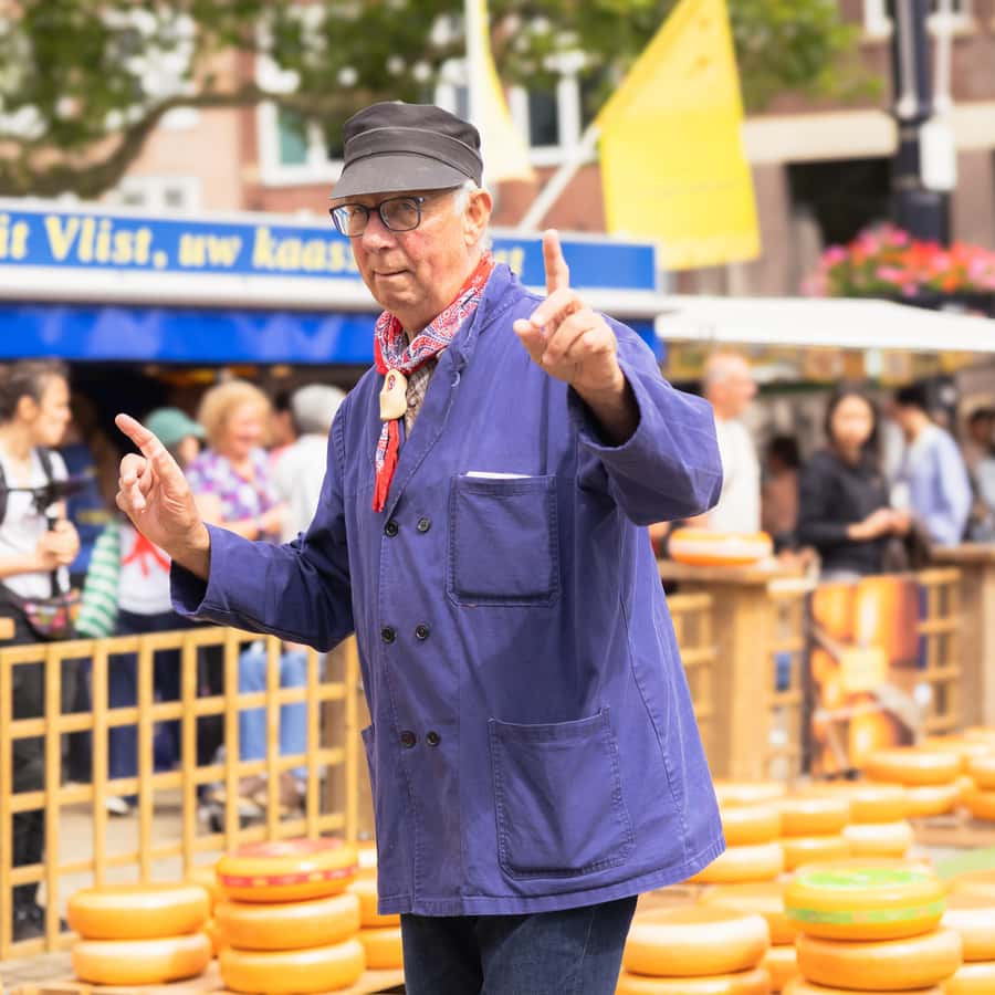 阿姆斯特丹：阿尔克马尔传统奶酪市场之旅| GetYourGuide