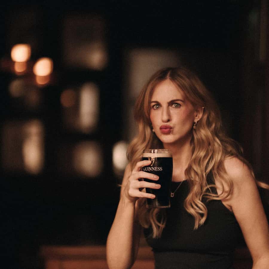 都柏林肖像摄影：爱尔兰酒吧摄影体验（含一杯啤酒） | GetYourGuide
