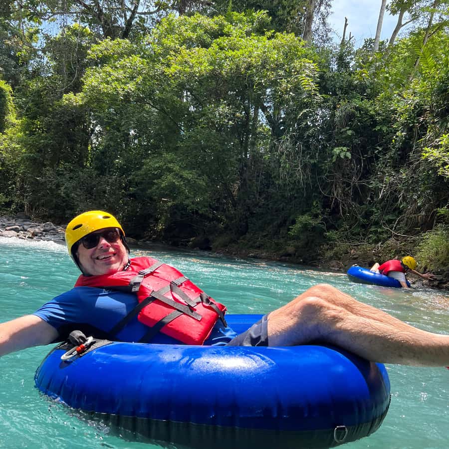 Descente en bouée sur la rivière Celeste – Aventure guidée avec piscines  naturelles | GetYourGuide, image size:900x900