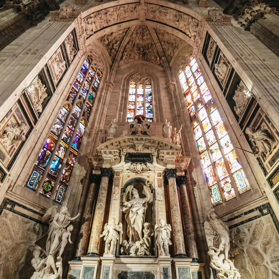 ミラノ：ドゥオーモ屋上と大聖堂のガイド付きツアー（チケット付き