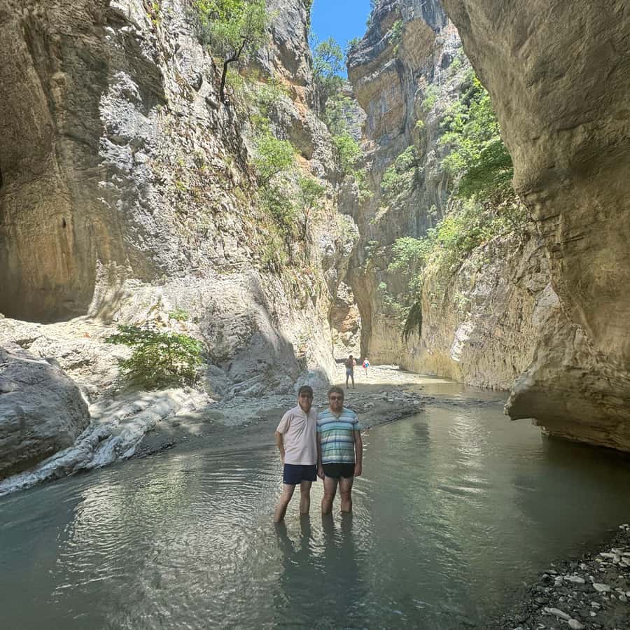 佩尔梅特温泉与朗加里卡峡谷一日游| GetYourGuide, image size:900x900