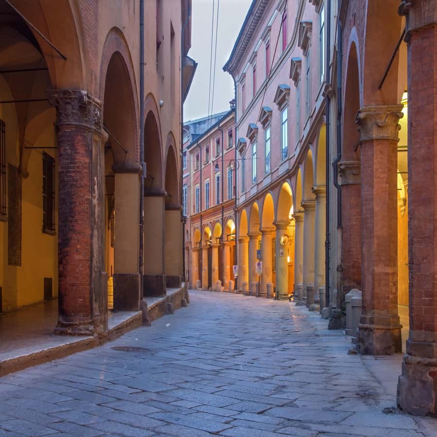 Dos días en Bolonia entre cultura, comida y motores | GetYourGuide, image size:900x900