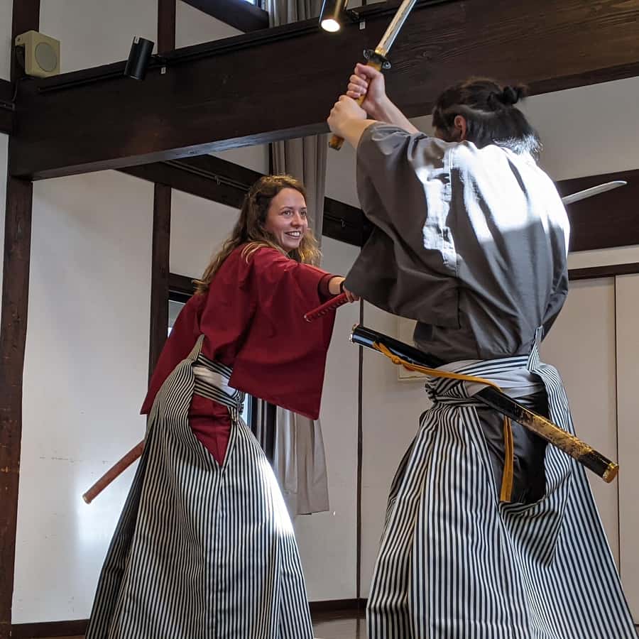 松本城ツアー＆侍体験 | GetYourGuide