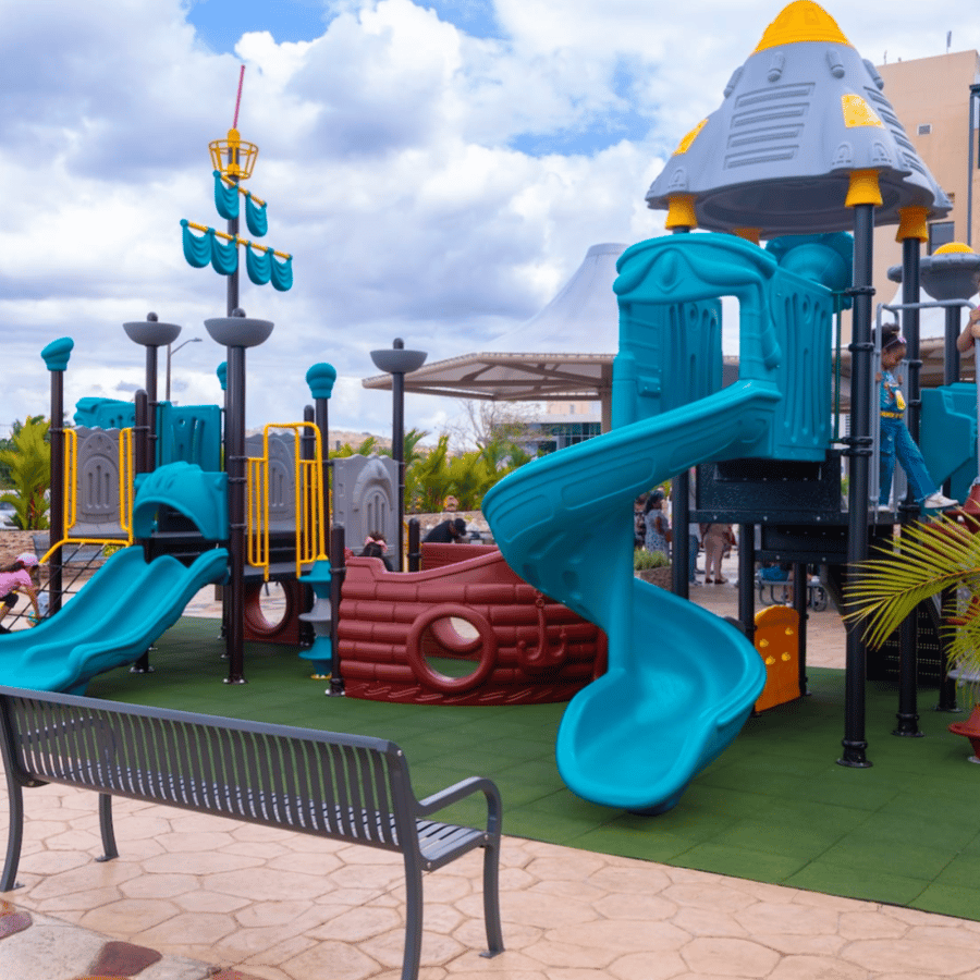 パナマシティ：旧パナマ運河と新パナマ運河の閘門プライベートツアー