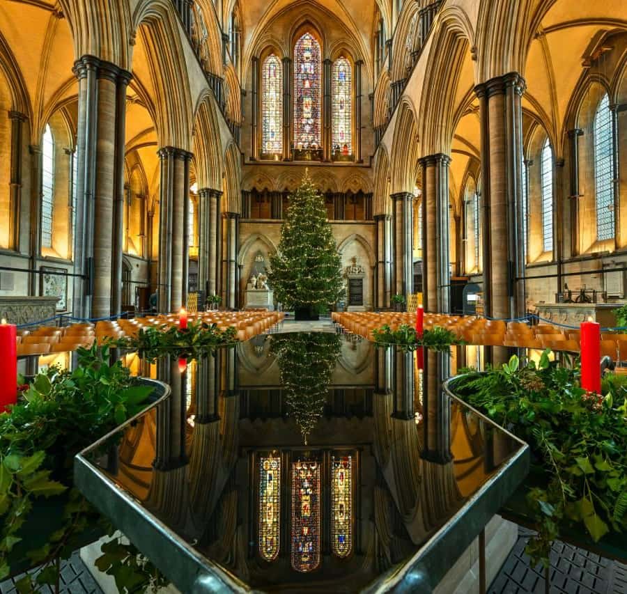 ロンドン発：ソールズベリーとウィンチェスターのクリスマスマーケット