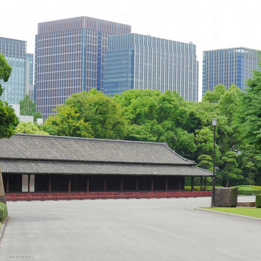 東京皇居東御苑将軍ツアー | GetYourGuide