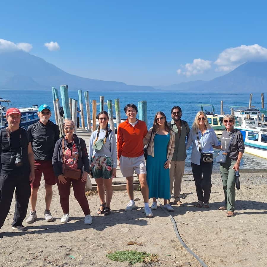 从帕纳哈切尔出发：探索阿蒂特兰湖的玛雅村庄| GetYourGuide, image size:900x900