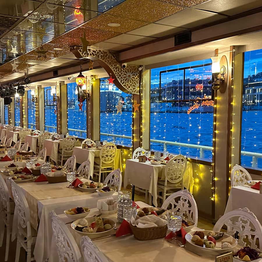 静謐なイスタンブールの黄昏 – 限定37部 イスタンブール観光パス - Hellotickets