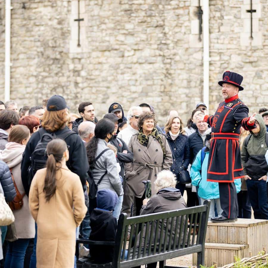 Torre de Londres: cerimónia de abertura do Beefeater e joias da coroa, image size:900x900