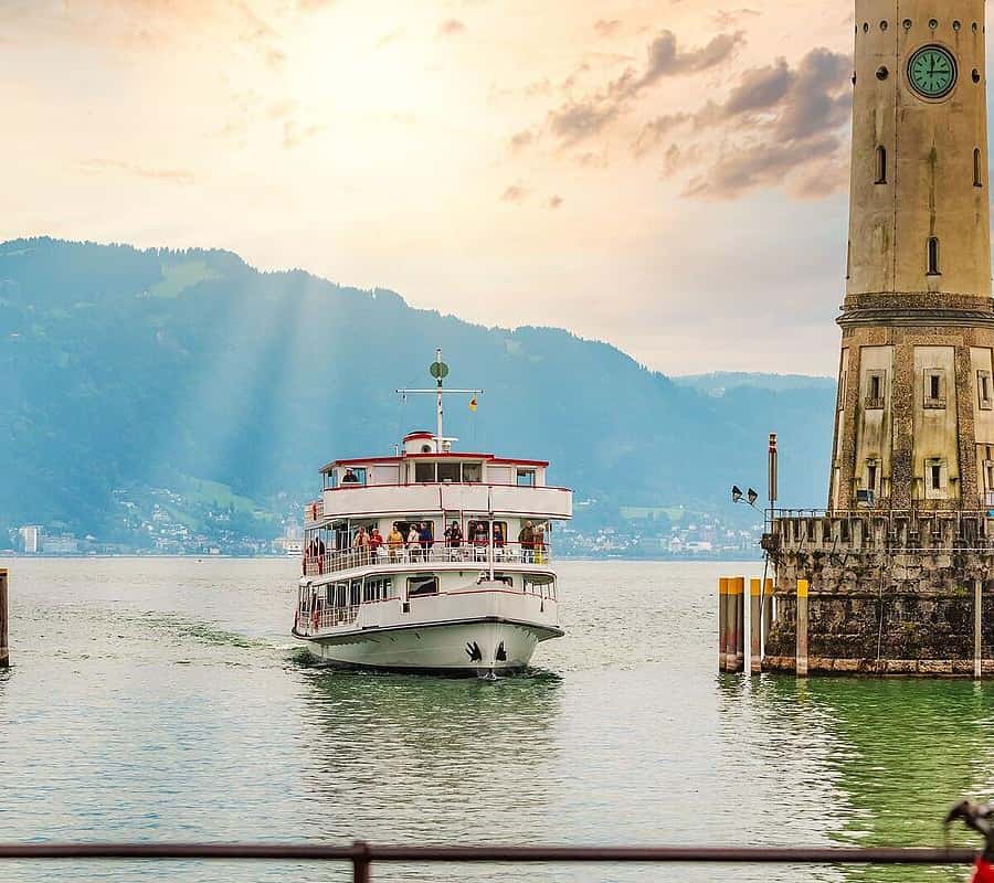 1日で4カ国を巡るツアー：リヒテンシュタイン、オーストリア、ドイツ