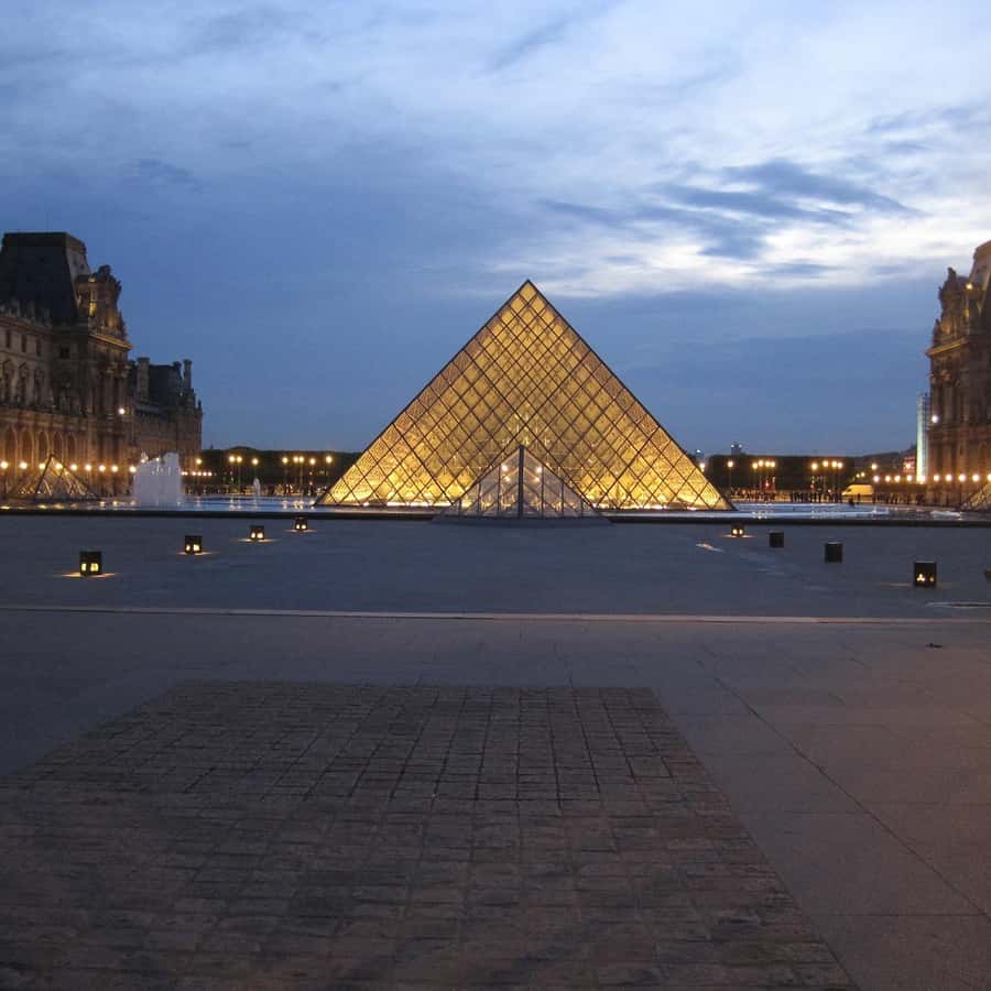 ルーヴル美術館時間指定入場券（オーディオガイド付き | GetYourGuide