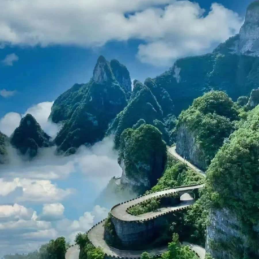 Night Tour to Tianmen Mountain :Skywalk & City Lights | GetYourGuide