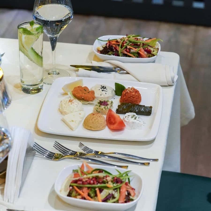 イスタンブール：大晦日ボスポラス海峡ディナークルーズ2026