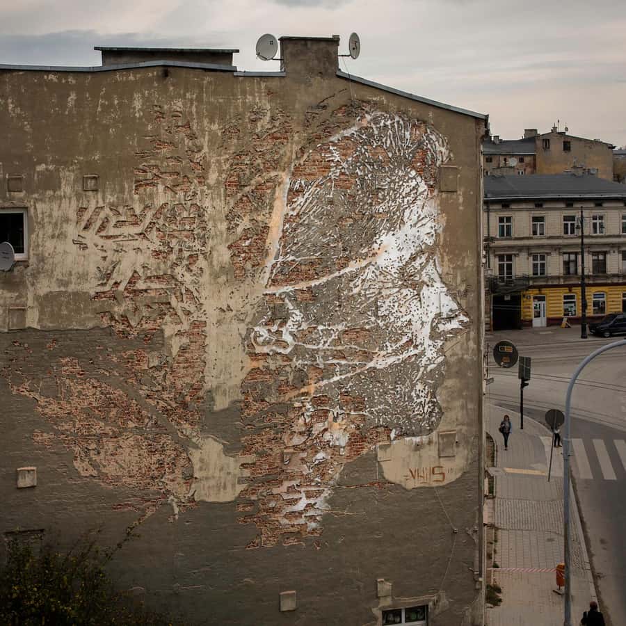 우치 거리 예술 투어: 벽화의 도시를 발견하세요 | GetYourGuide, image size:900x900