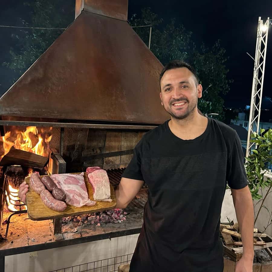 Mendoza: Lag en argentinsk asado med en lokal og smak på malbec |  GetYourGuide, image size:900x900