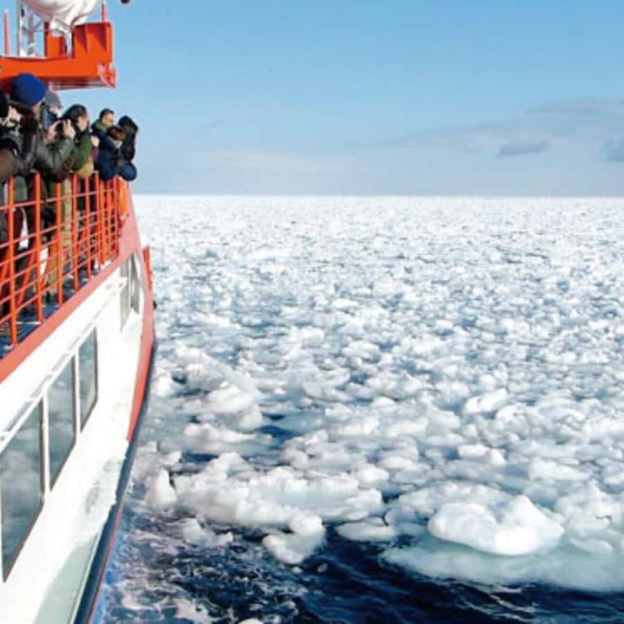 Quebra-gelo de Hokkaido GARINKO GO, excursão de um dia ao Festival de Gelo  de Sounkyo | GetYourGuide, image size:900x900