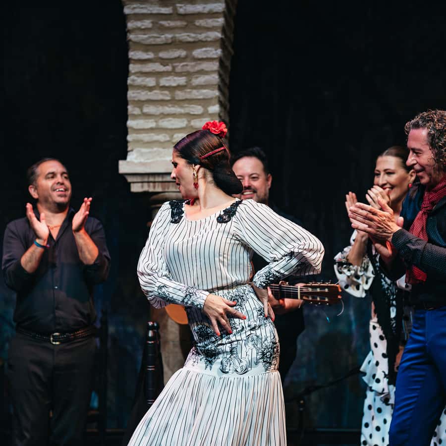 セビリアプーロ・フラメンコ・ショー（オプショナル美術館入場券付き