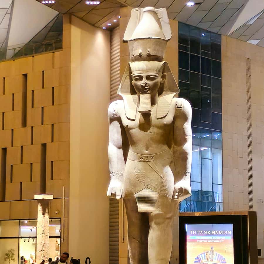 カイロカイロ大エジプト博物館入場券ガイド＆送迎付き | GetYourGuide