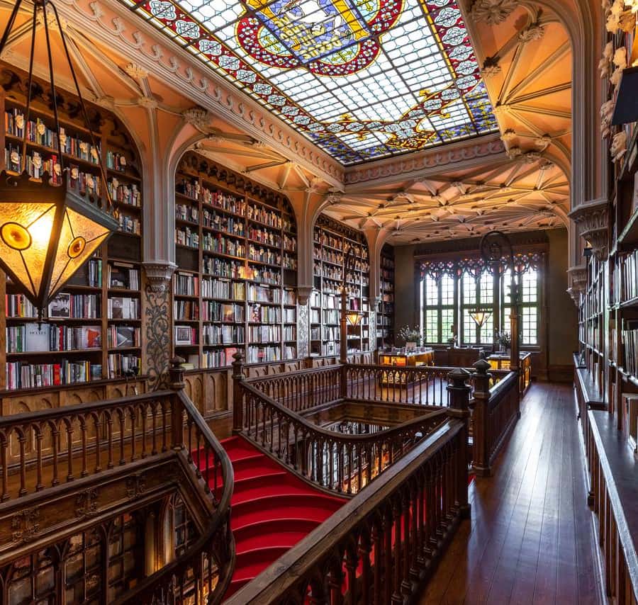 ポルト：リブラリア・レロ入場券＆財団オプション | GetYourGuide