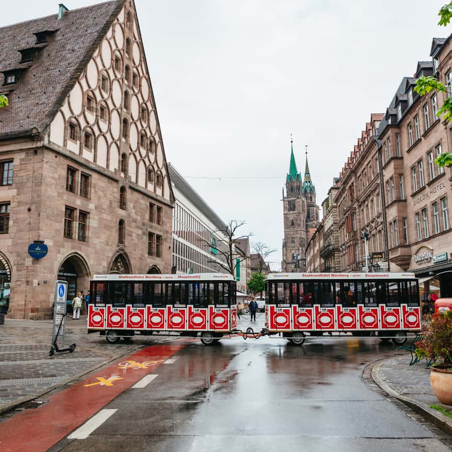 ニュルンベルク：ビンメルバーン鉄道で市内観光 | GetYourGuide