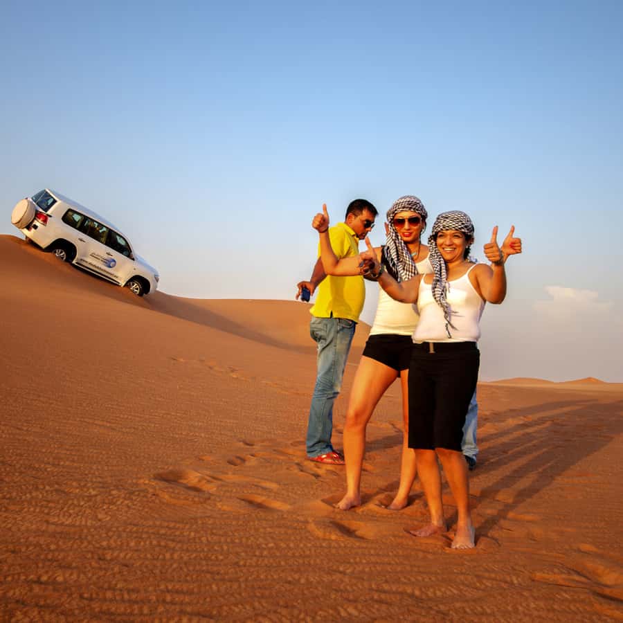 ドバイの街並みと砂漠サファリの一日ツアー | GetYourGuide