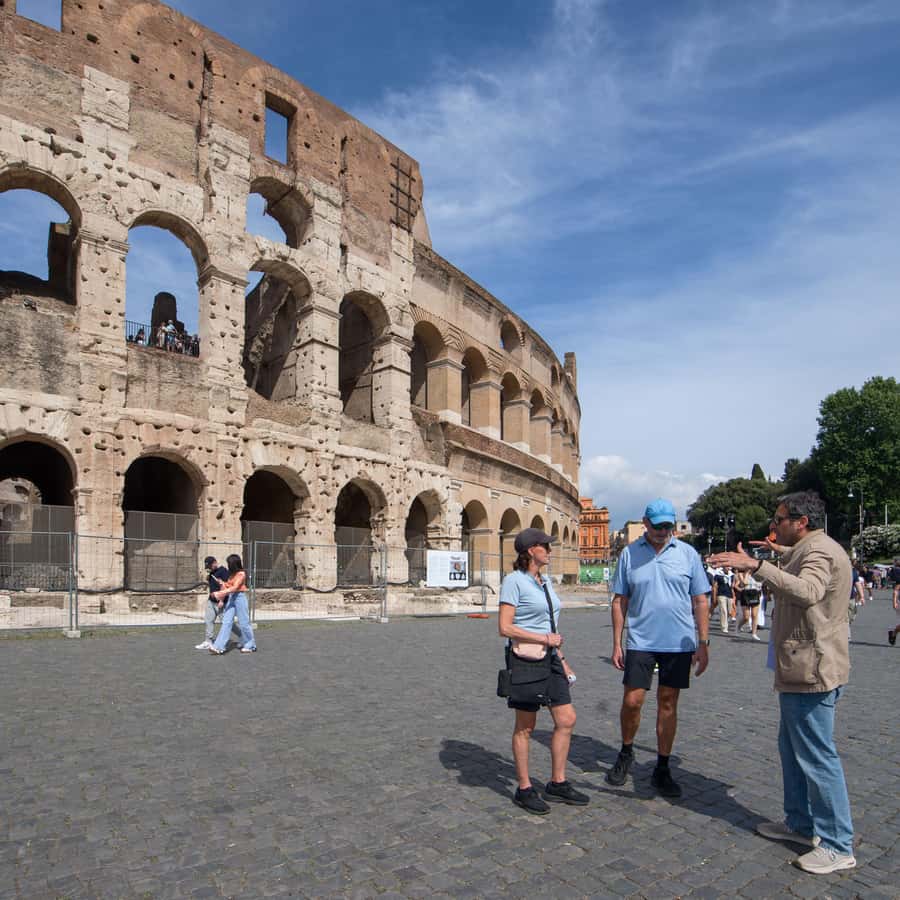 Capua: la arena de Espartaco con un arqueólogo | GetYourGuide, image size:900x900