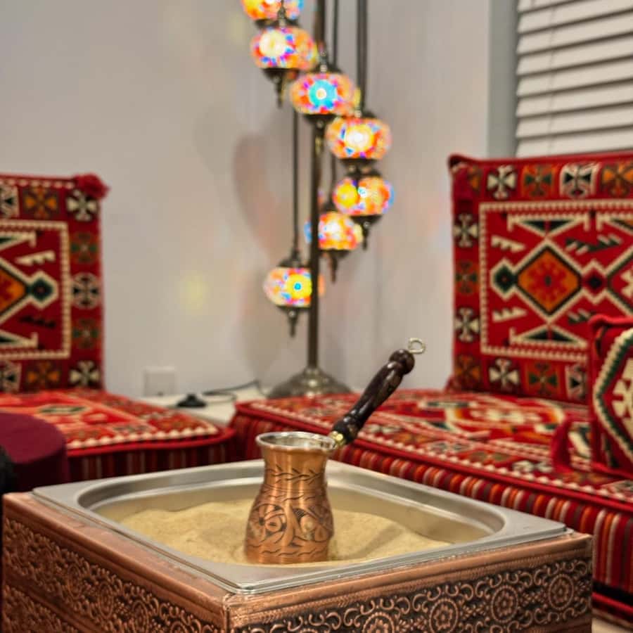 Philadelphia: Verksted i tyrkisk kaffebrygging på sand | GetYourGuide, image size:900x900