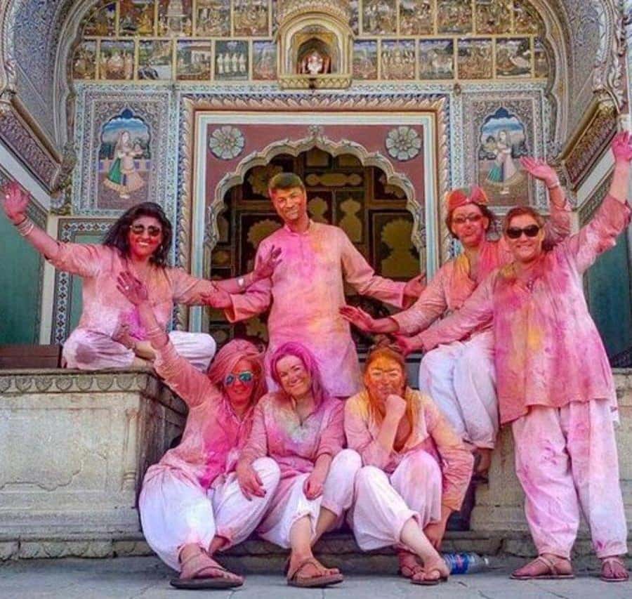 ジャイプールの地元の人々と一緒にホーリー祭を祝う | GetYourGuide