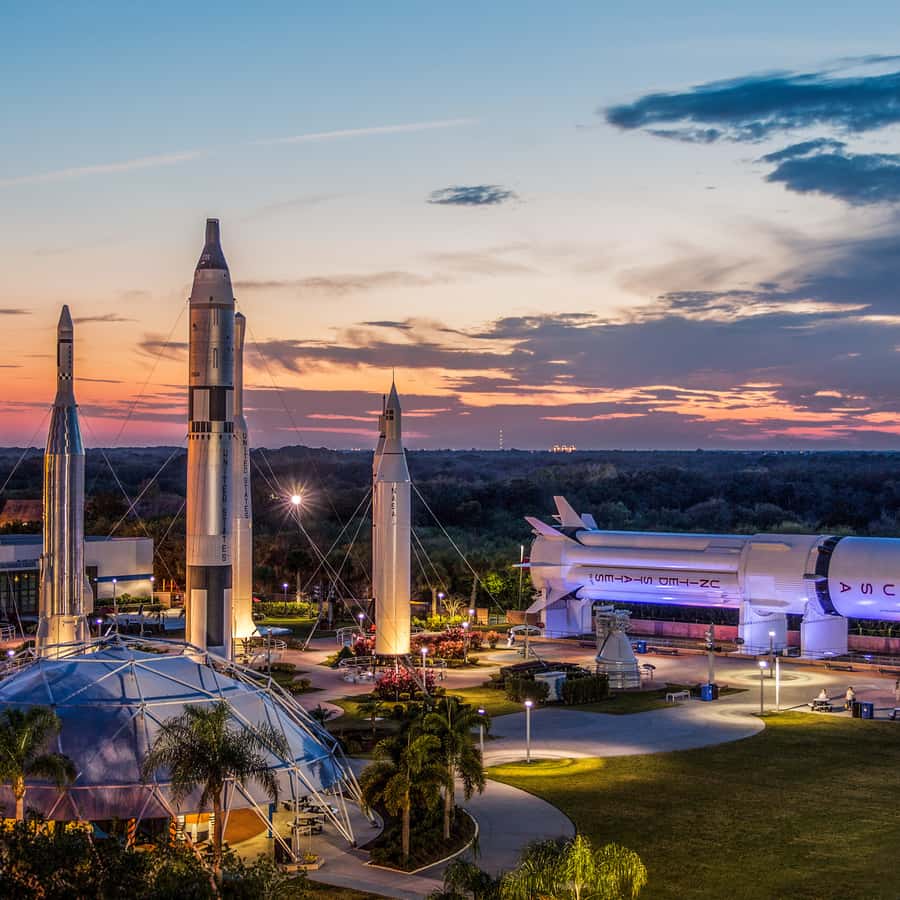 Ellen Ochoa, la única astronauta latina que ha viajado al espacio, se  retira después de 30 años en la NASA | Noticias Univision Hispanos |  Univision, image size:900x900