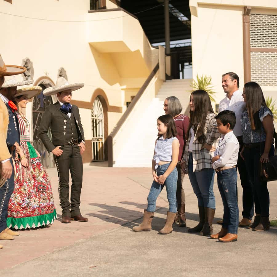 Guadalajara : visite culturelle du charro mexicain et de la charreada |  GetYourGuide, image size:900x900