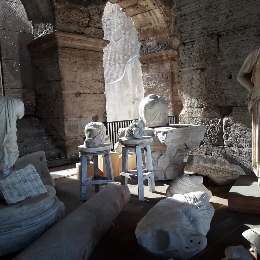 ローマコロッセオ・グラディエーター闘技場とフォロ・ロマーノ