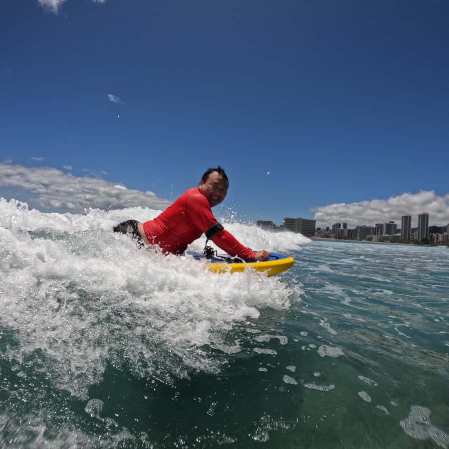 ワイキキ：ファミリー、グループ、プライベートボディボードレッスン